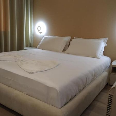 Deluxe Sea Apartment Vlorë Exteriör bild