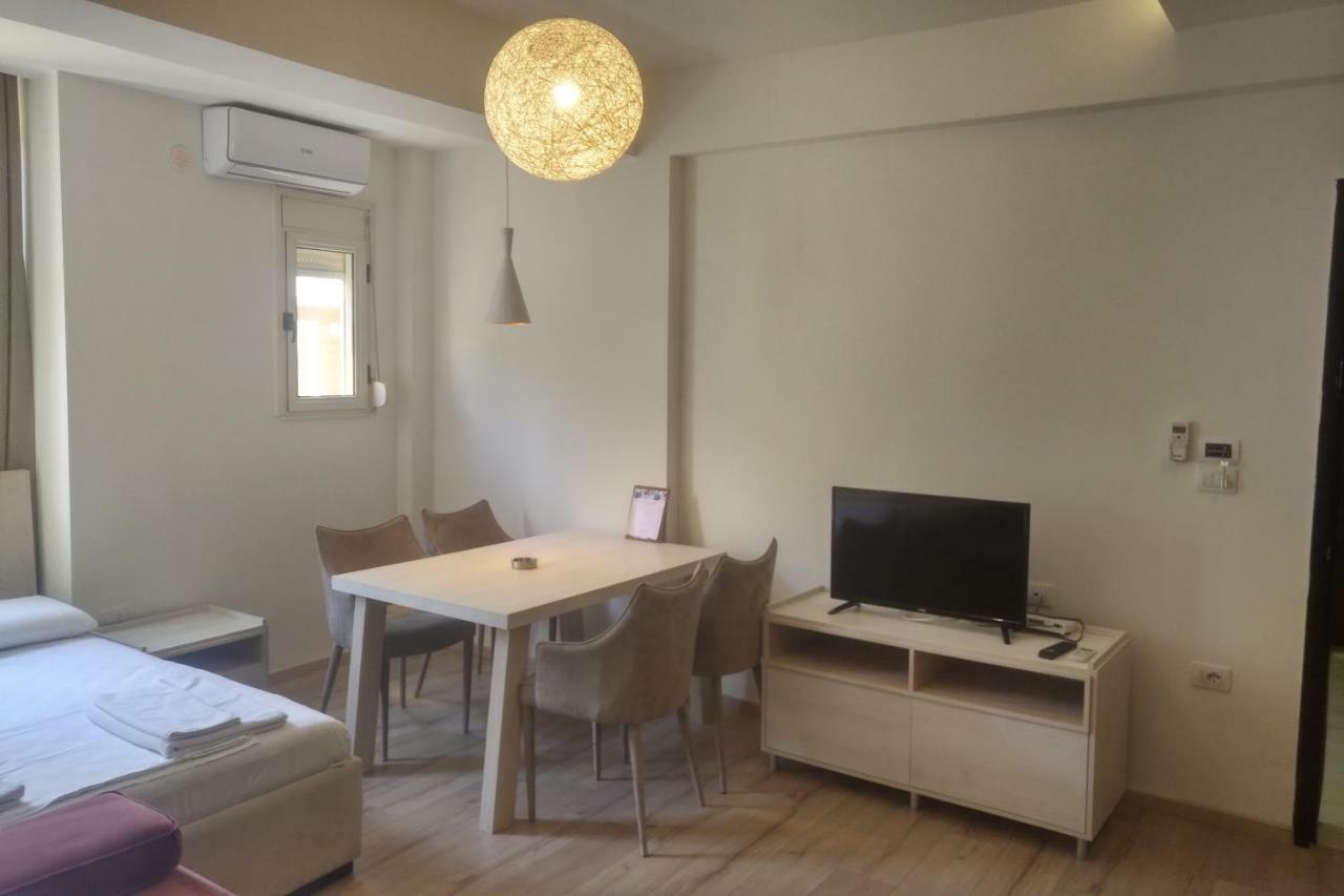 Deluxe Sea Apartment Vlorë Exteriör bild