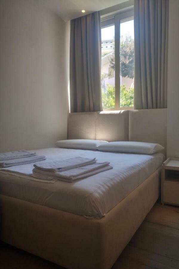 Deluxe Sea Apartment Vlorë Exteriör bild