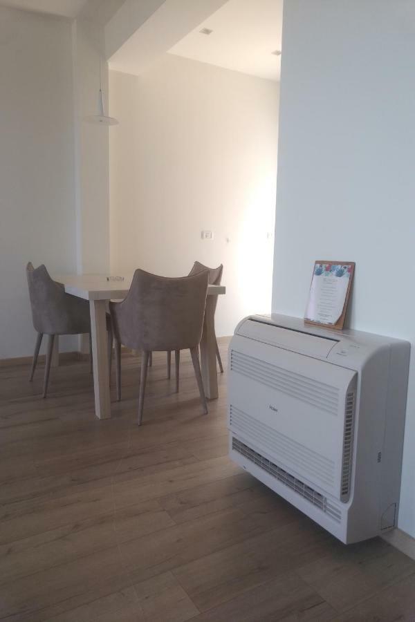 Deluxe Sea Apartment Vlorë Exteriör bild