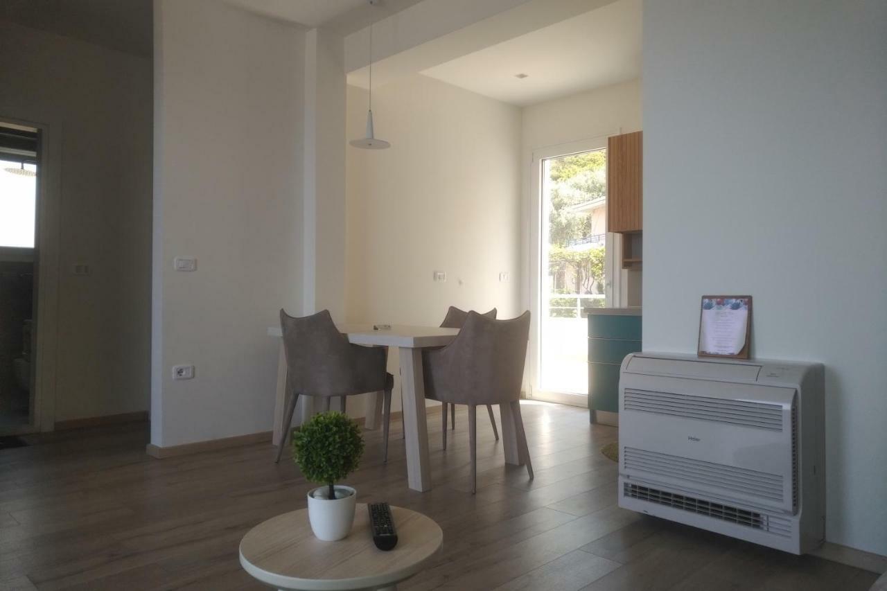 Deluxe Sea Apartment Vlorë Exteriör bild
