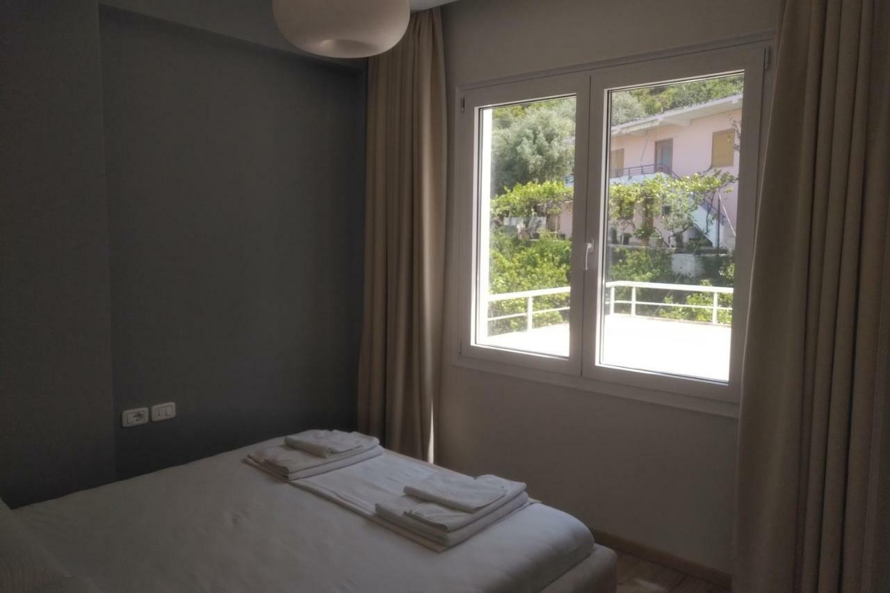 Deluxe Sea Apartment Vlorë Exteriör bild