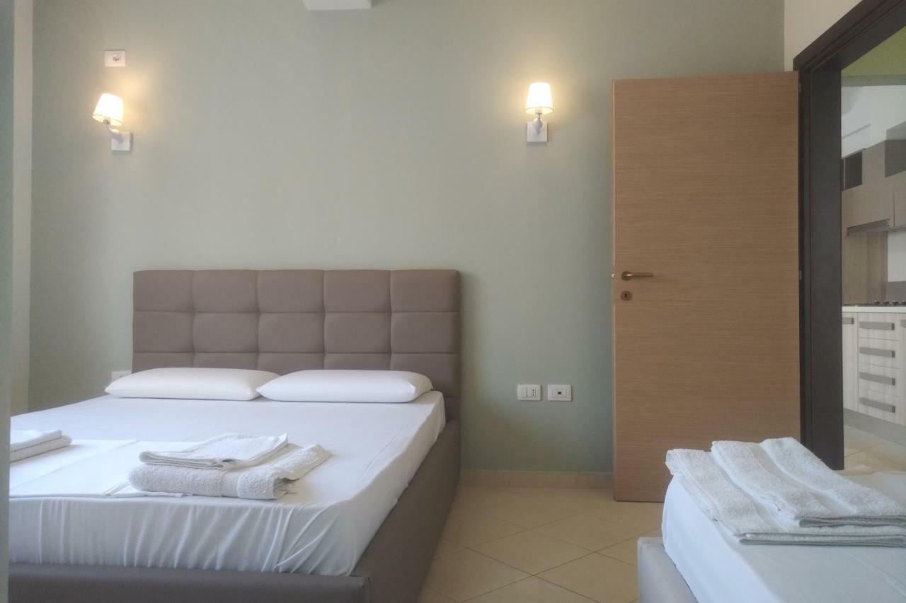 Deluxe Sea Apartment Vlorë Exteriör bild