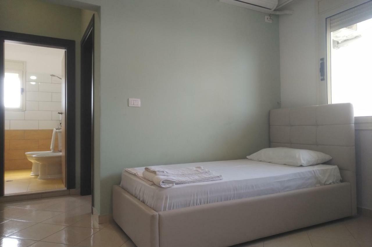 Deluxe Sea Apartment Vlorë Exteriör bild