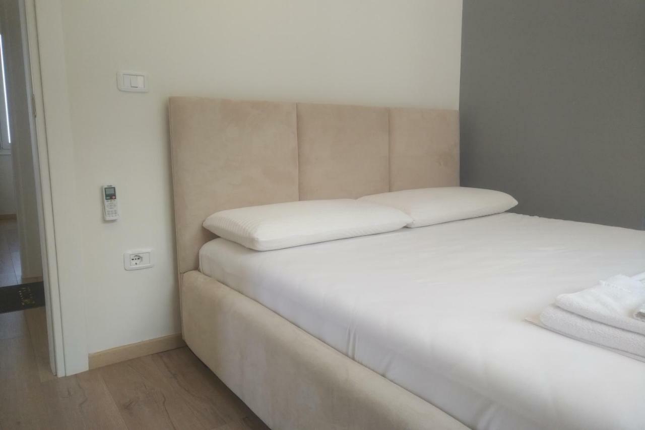 Deluxe Sea Apartment Vlorë Exteriör bild